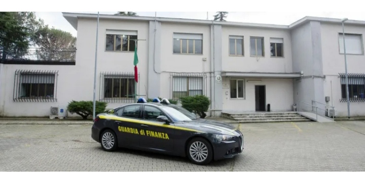 Fatture false, sequestro per 2,5 milioni e 10 indagati