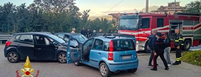 Mercogliano| Scontro tra tre auto in via Serroni, feriti un uomo e due donne trasportati al Moscati