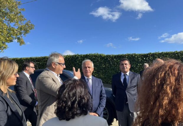 Mirabella Eclano| Dopo il G7 il ministro Piantedosi visita il Parco archeologico e la via Appia