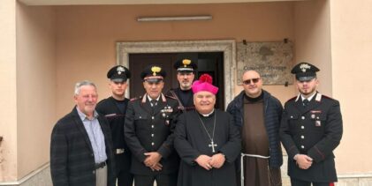 Gesualdo| Il vescovo Cascio in visita pastorale alla comunità locale, benedetta anche la caserma dei carabinieri