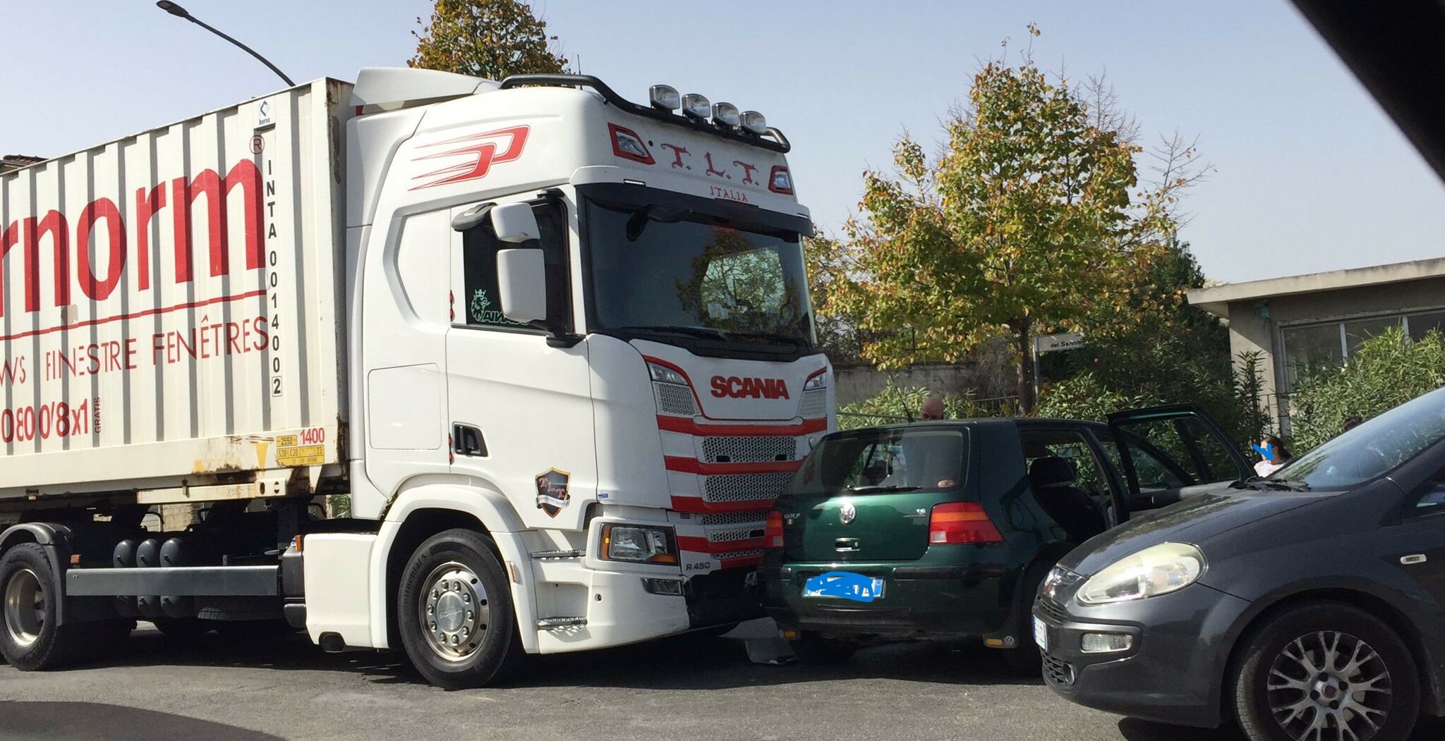 Tir contro auto a San Giorgio Del Sannio, paura per un anziano