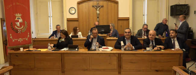 Consiglio approva PUC e Consolidato. Bagarre in aula sulla Torre