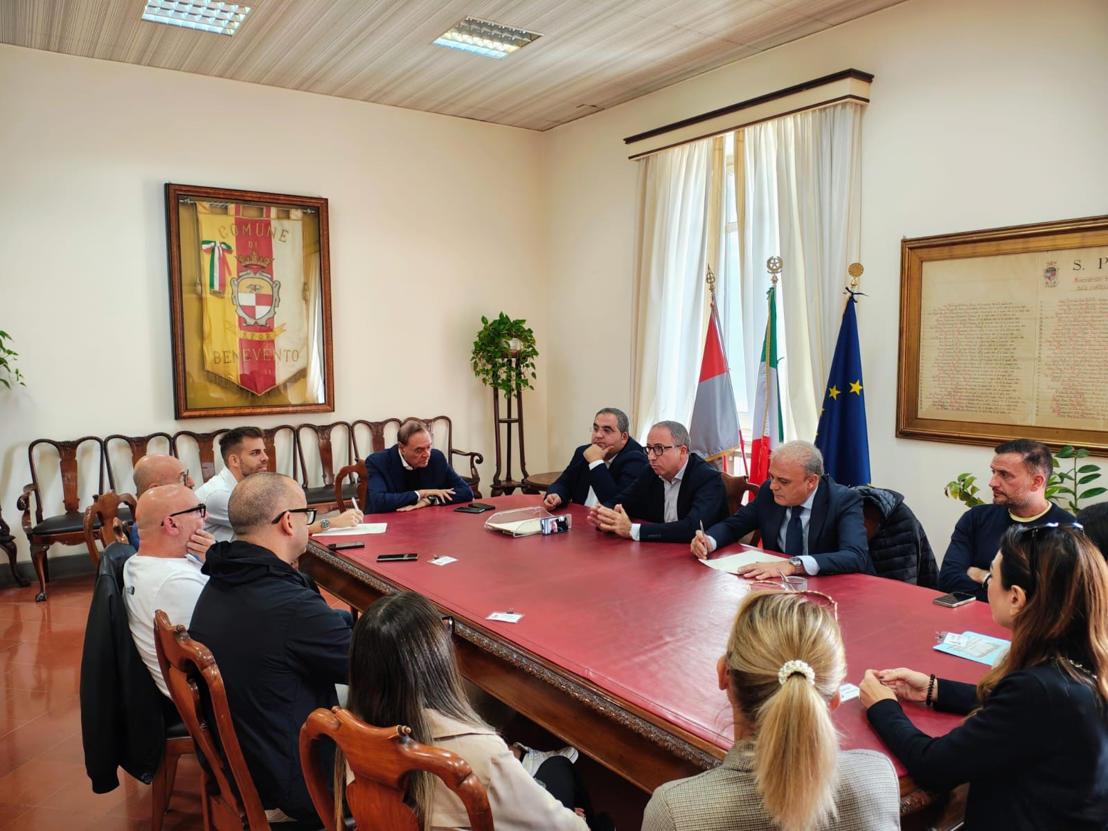 Da Mastella i commecianti di Corso Garibaldi. Novità parcheggi in vista dei lavori del Bando Periferie