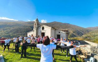 Tra solidarietà e sensibilizzazione: successo per la passeggiata rosa di Cusano Mutri 