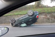 Incidente sul raccordo autostradale Na-Ba: auto si capovolge, traffico in tilt