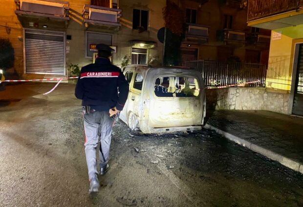 Solofra| Auto in fiamme nella notte, indagini in corso