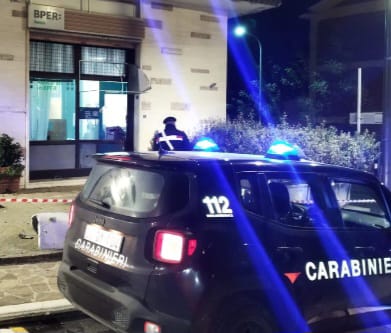 Calitri| Bomba allo sportello bancomat della Bper, ladri in fuga col bottino