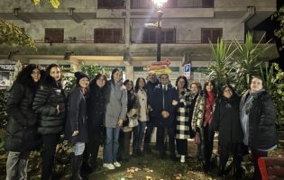 “Accendiamo le luci”, presentata l’iniziativa e acceso a Mercogliano il primo dei sette lampioni in vista del 25 Novembre