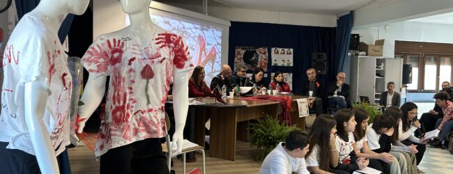 “Accendiamo le luci”, parola agli uomini nel convegno contro la violenza di genere