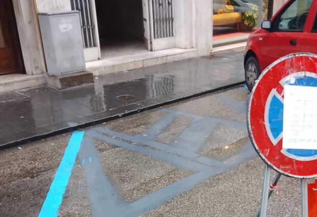 Via Goduti e i nuovi stalli ma sorridono solo gli automobilisti