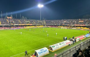 Benevento-Avellino: 2-2. Viviani pareggia il derby nel finale. Distanze inalterate in classifica