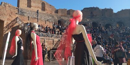 Al Teatro Romano scuole e istituzioni per dire basta alla violenza sulle donne