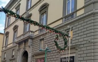 Natale a Benevento, installate le prime Luminarie lungo Corso Garibaldi