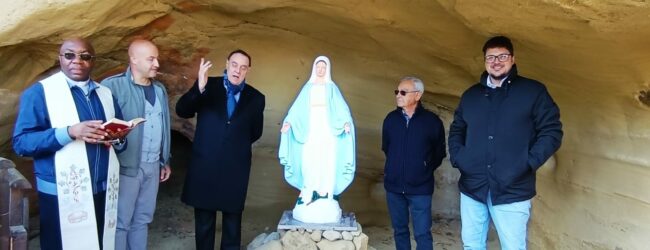 Da grotta a discarica a cielo aperto,rivive la cappellina dedicata alla Madonna