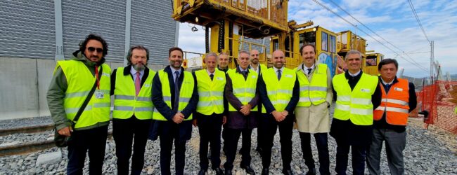 Av/Ac Napoli – Bari. Ferrante (Mit) in visita ai cantieri: Nuovo sprint sui lavori, politica del fare contro anatema dei ritardi