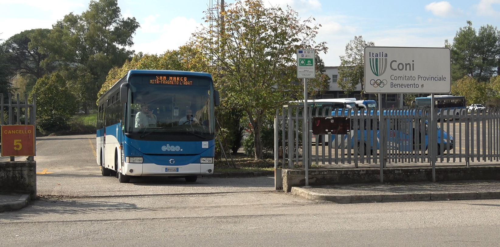 Vicenda bus, spiragli di intesa Confindustria-Regione-aziende