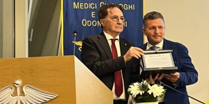 Eseguì intervento salvavita su una donna, il dott. Mimmo Loffredo premiato dall’Ordine dei Medici