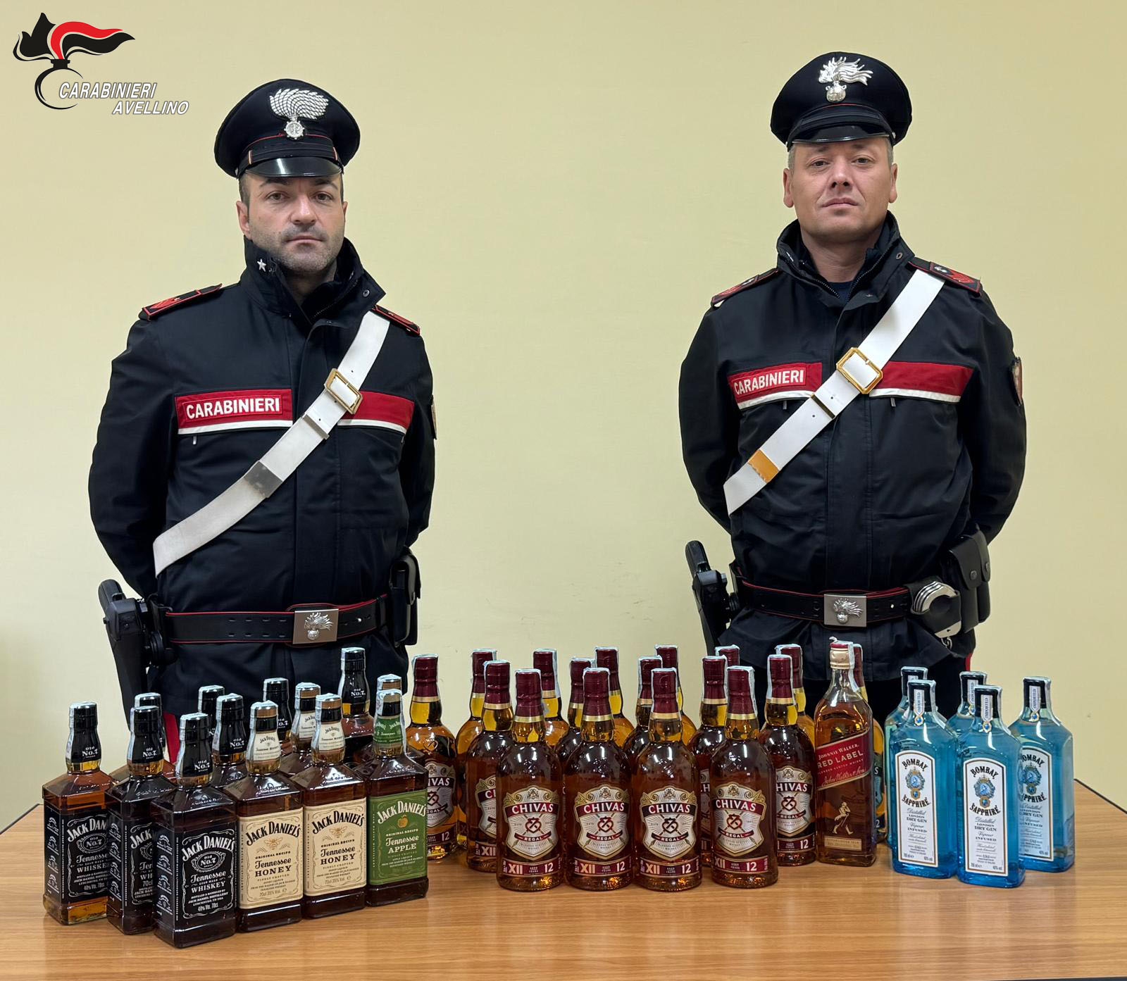 Montella: sequestrate 36 bottiglie di alcool: i Carabinieri denunciano due persone