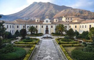 ”Meraviglie da scoprire Aspettando l’Epifania”, con il FAI all’interno del Palazzo Abbaziale del Loreto di Mercogliano