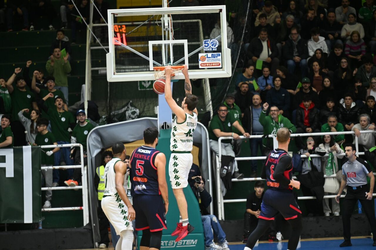 Cuore da lupi, l’Avellino Basket batte Urania Milano