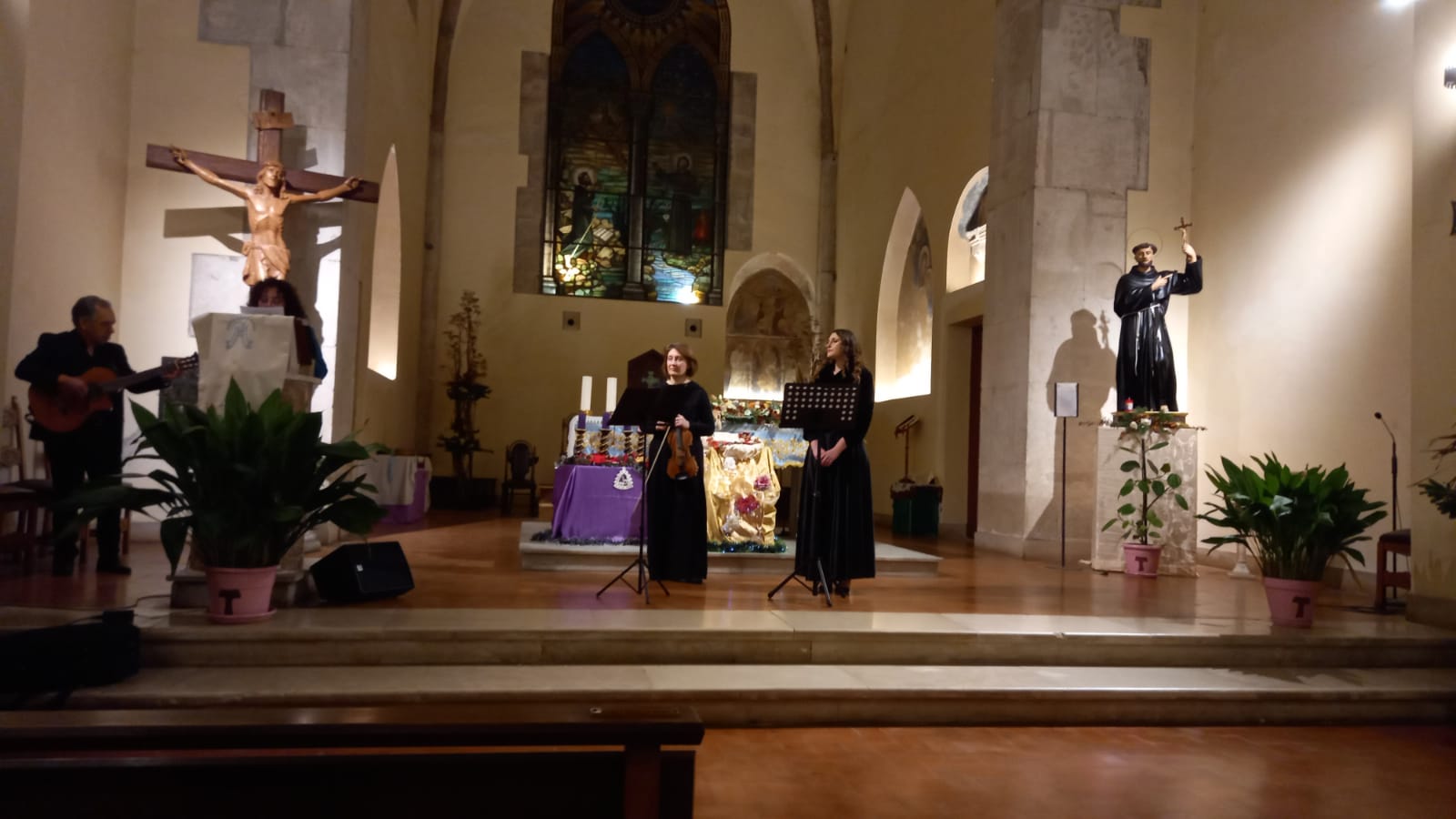 Il Convento di San Francesco d’Assisi in piazza Dogana a Benevento ha ospitato il concerto “Il sorriso di Maria”