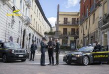 Finanza Benevento, controlli nella movida: segnalati 3 giovani per droga e denunciato giovane per possesso di coltello