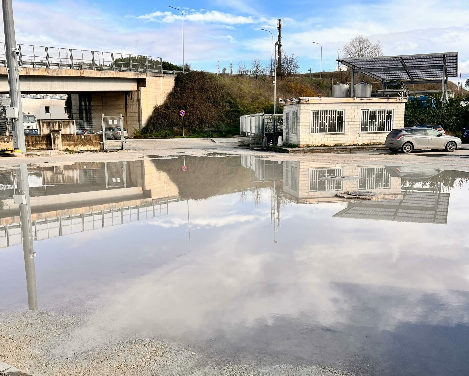 La segnalazione: Caggiano (Pd): “Problemi di asfaltatura presso il deposito AIR Campania, si richiede intervento”