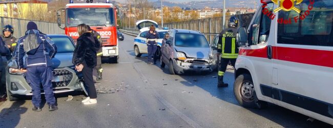 Avellino| Incidente tra due auto in via Acciani, conducenti trasportati al Moscati per le ferite riportate