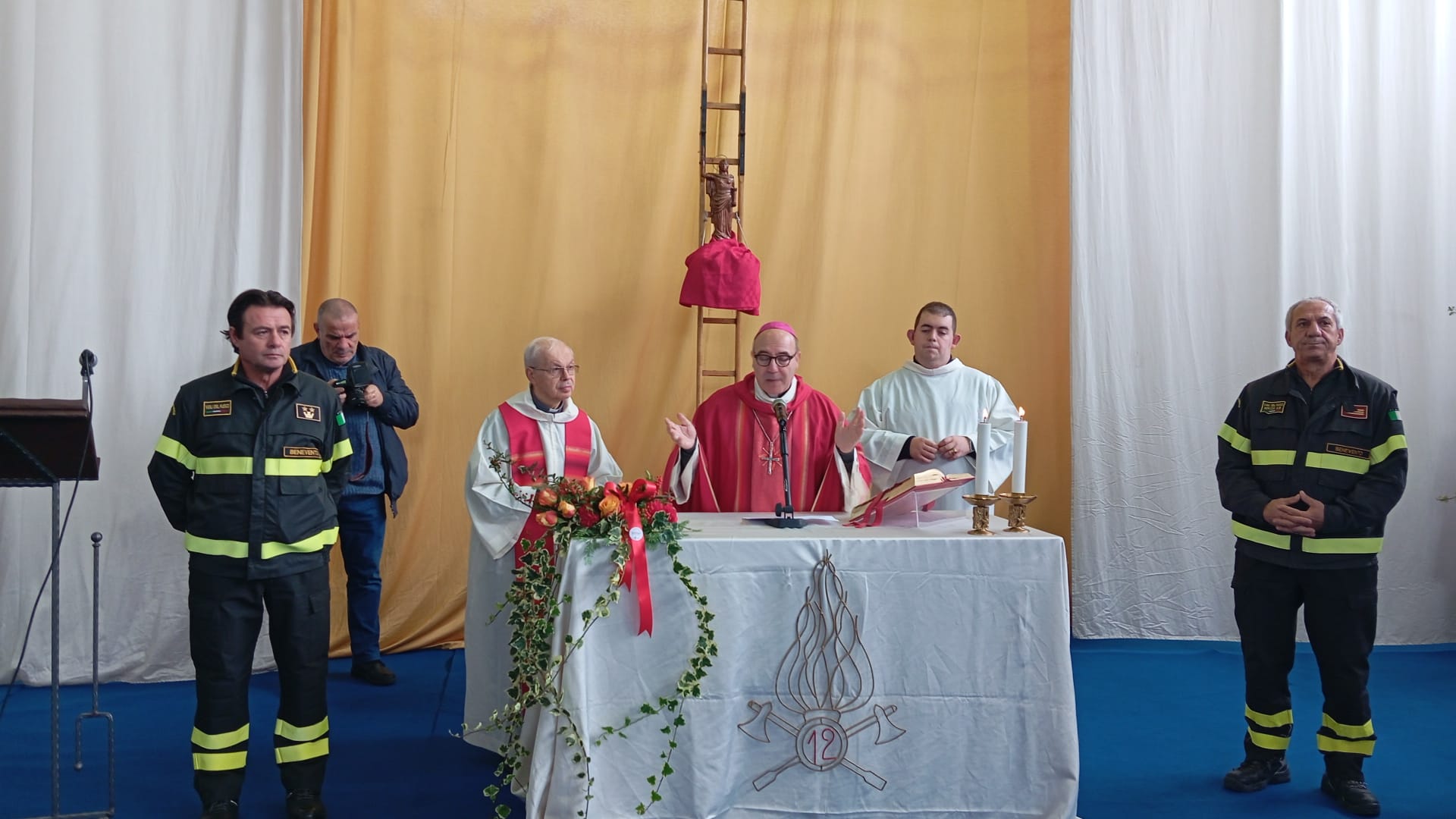 Santa Barbara, a Benevento riflessioni su guerre e sacrificio dei Vigili del Fuoco