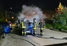 Auto in fiamme a Mercogliano: illesi i due giovani a bordo