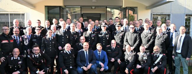 Visita del Generale La Gala alla Caserma dei Carabinieri di Benevento: incontro con il Prefetto e scambio auguri di Natale