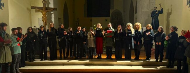 Caloroso successo per “Un Natale al Fronte” lo Spettacolo di Test-TeatroStage al Convento San Francesco