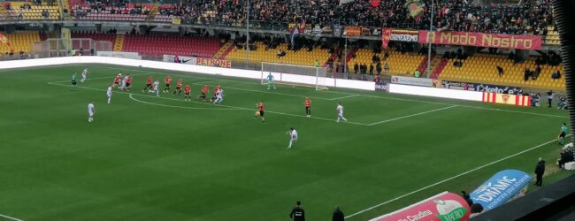 Benevento-Catania: 3-2. La Strega ribalta nel finale e si tiene stretta la vetta