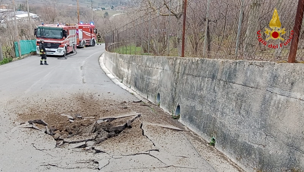 Fuga di gas a Summonte: Vigili del Fuoco in azione per una tubazione rotta