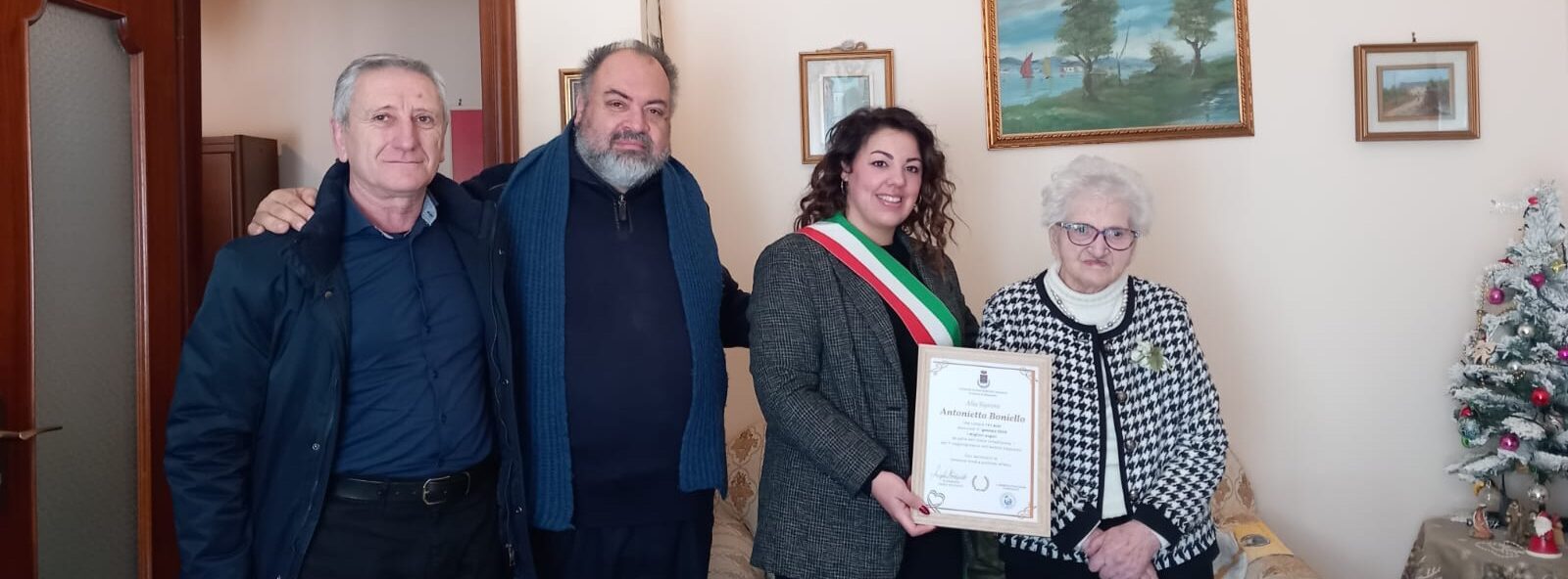 San Martino Sannita celebra il centounesimo compleanno di Antonietta Boniello, simbolo di longevità e saggezza