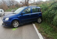 Incidente alla Cancelleria: macchina fuori strada, conducente trasportata in ospedale