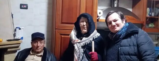 Epifania ad Arpaise, per gli anziani e gli ammalati, una concittadina vestita da Befana, ha portato doni e sorrisi