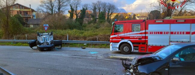 Avellino| Incidente tra due auto sulla strada provinciale 88, i conducenti e una bambina trasportati al Moscati