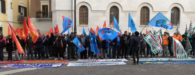 Metalmeccanici in piazza, parola d’ordine è unità