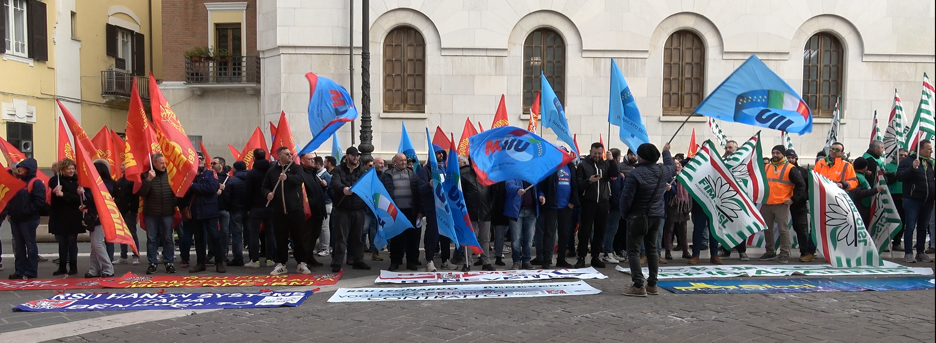 Metalmeccanici in piazza, parola d’ordine è unità